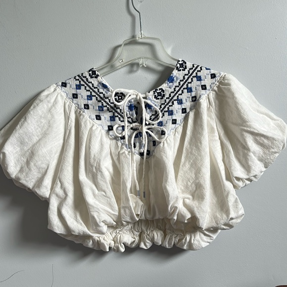 NWOT FP FREE PEOPLE
Joni Embroidered Top - Blue & White - Picture 4 of 10